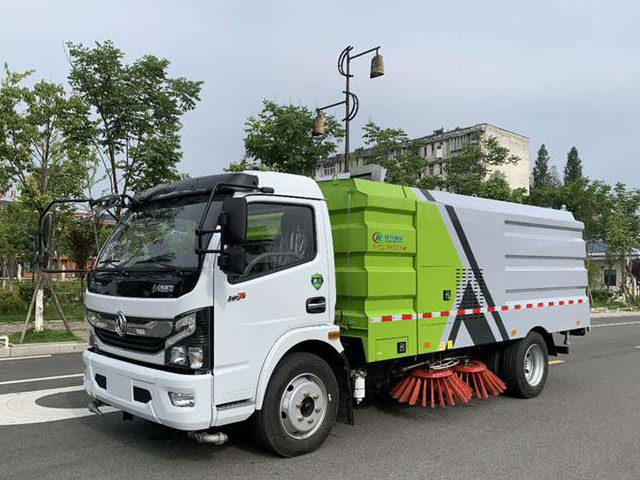 東風(fēng)多利卡2.5方水4.5方塵國六掃路車