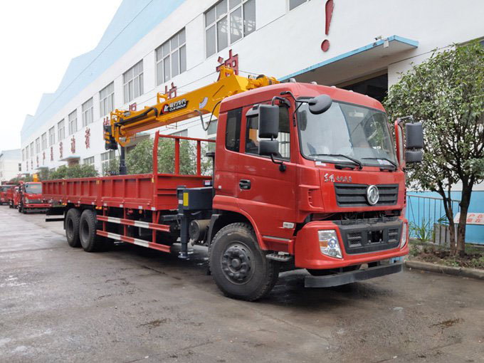 程力吊機(jī)12噸多功能隨車吊圖片3